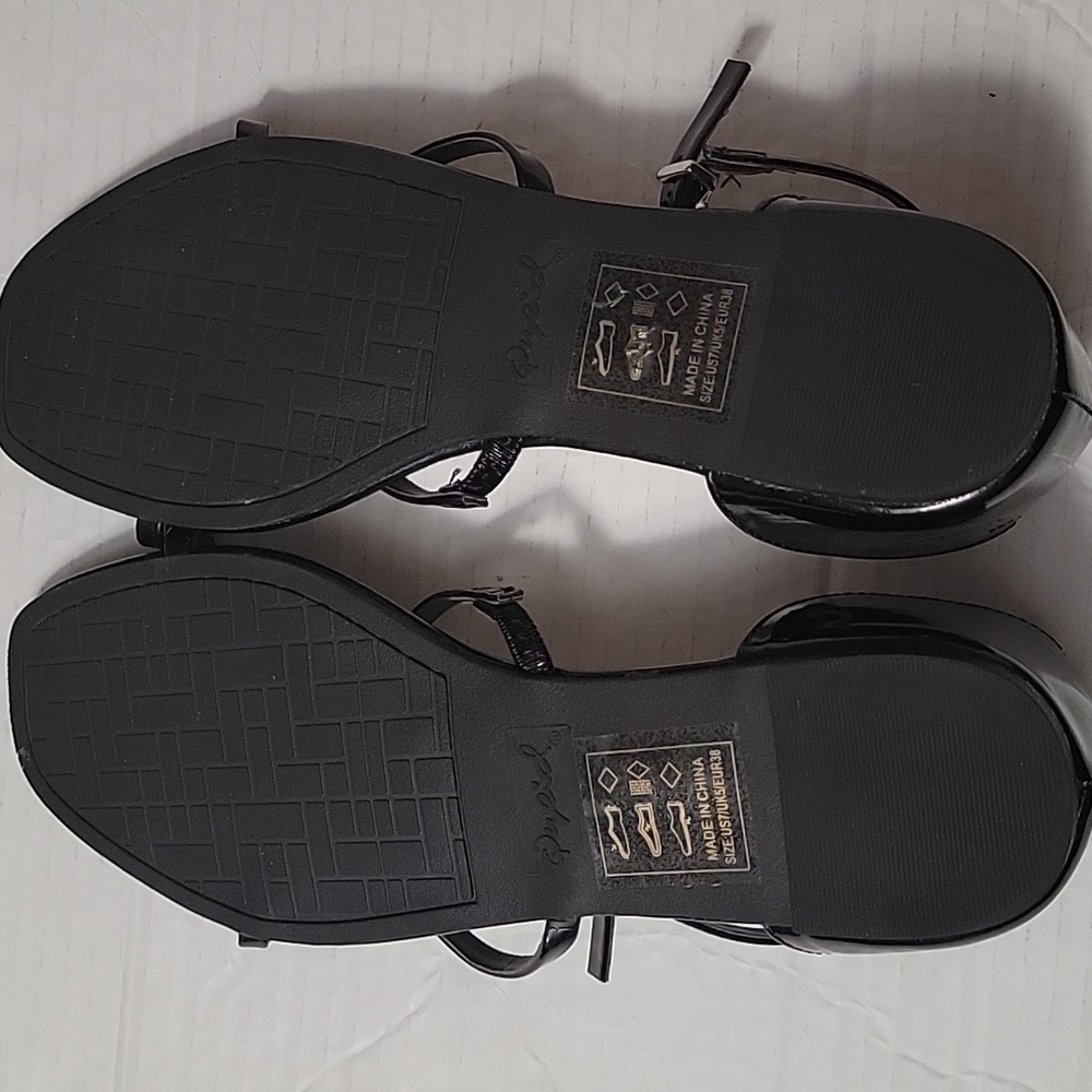 Qupid Black Strappy Sandals Size 7 Like New - Picture 8 of 9